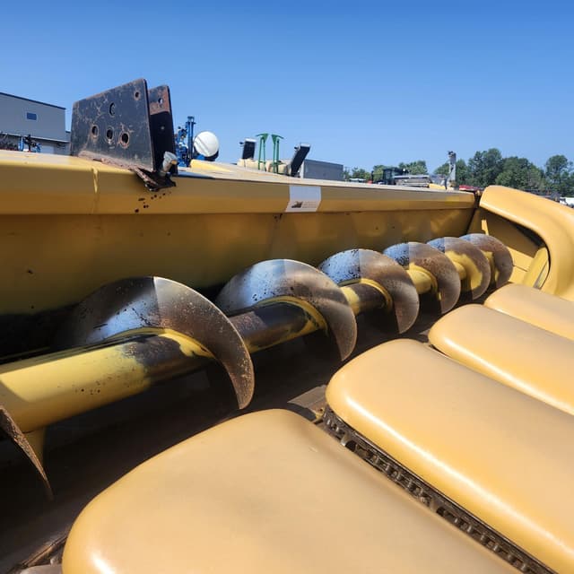Image of CLAAS C512-30 equipment image 4