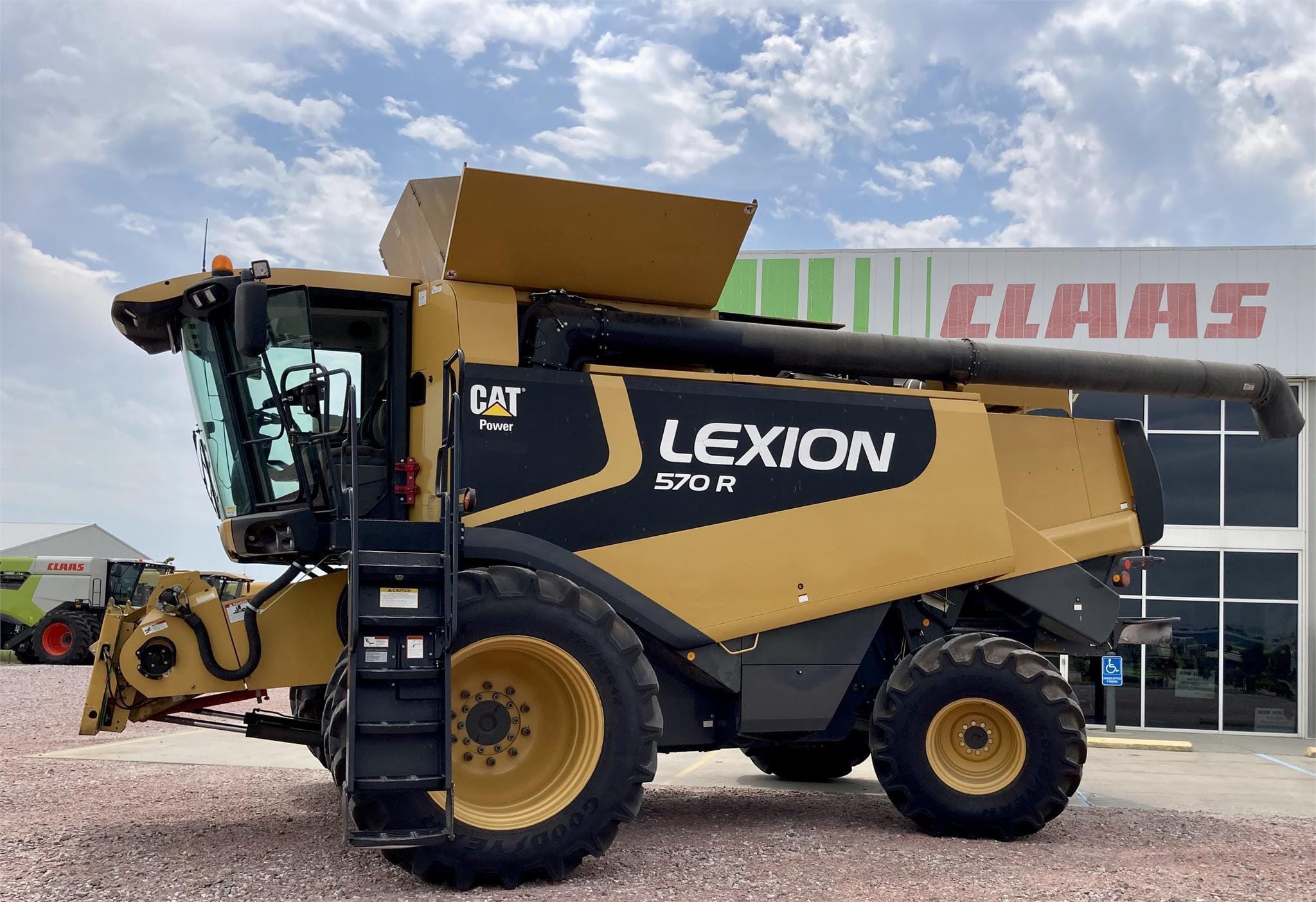 2009 CLAAS Lexion 570R Equipment Image0