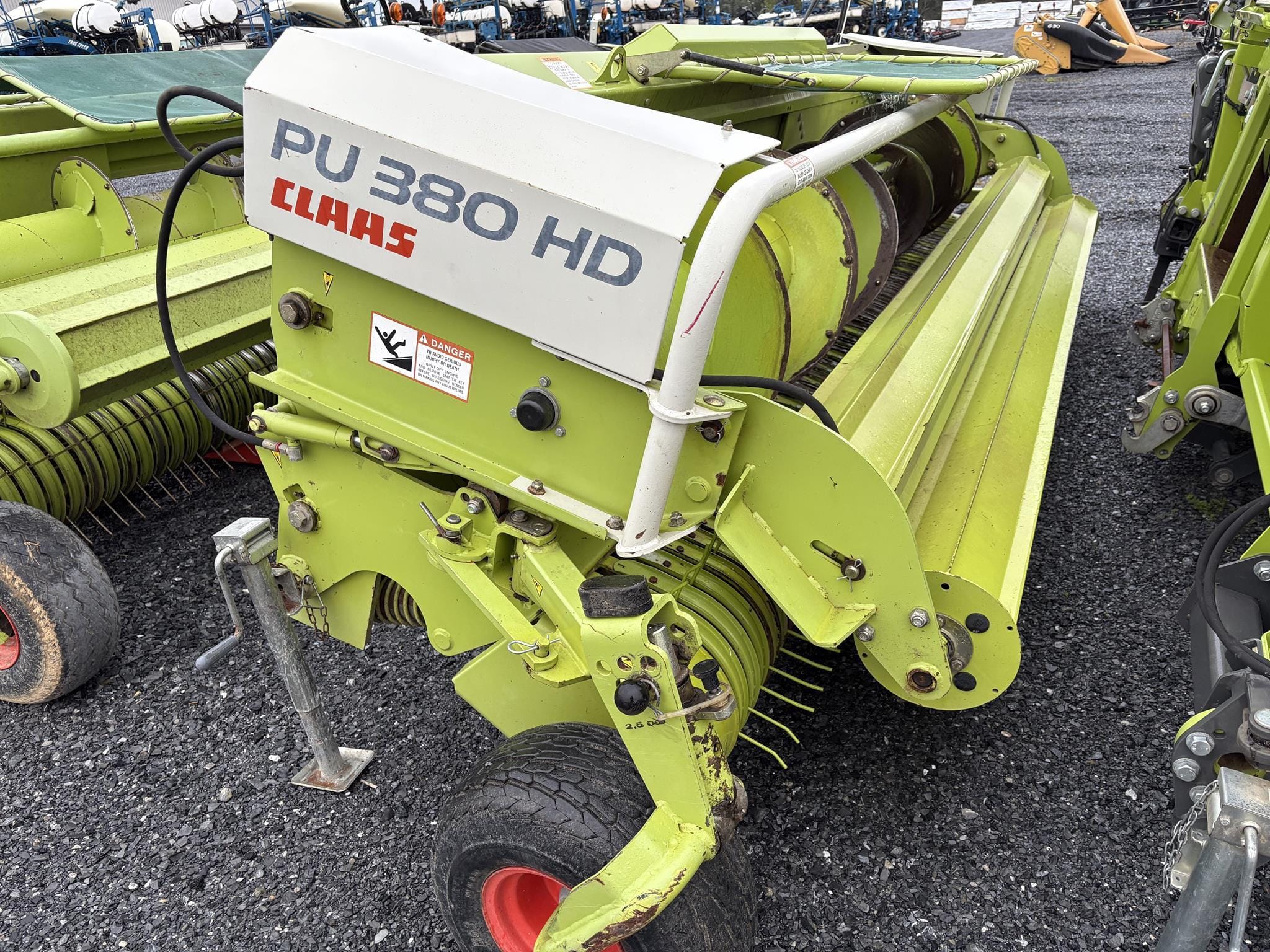 2009 CLAAS PU380 Equipment Image0