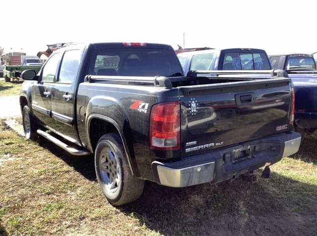 Image of GMC Sierra equipment image 4