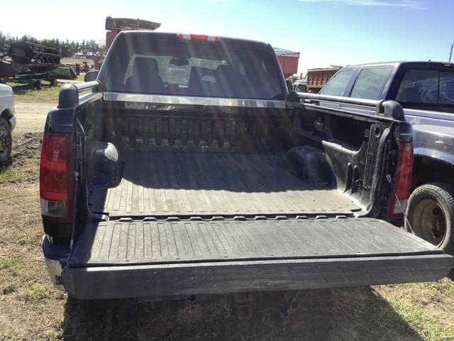 Image of GMC Sierra equipment image 2