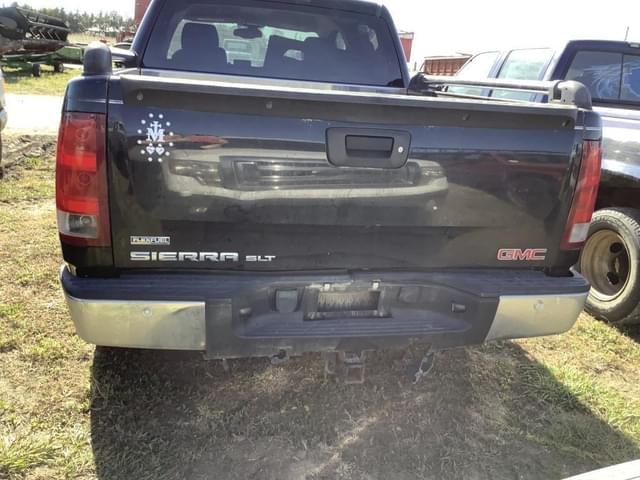 Image of GMC Sierra equipment image 3