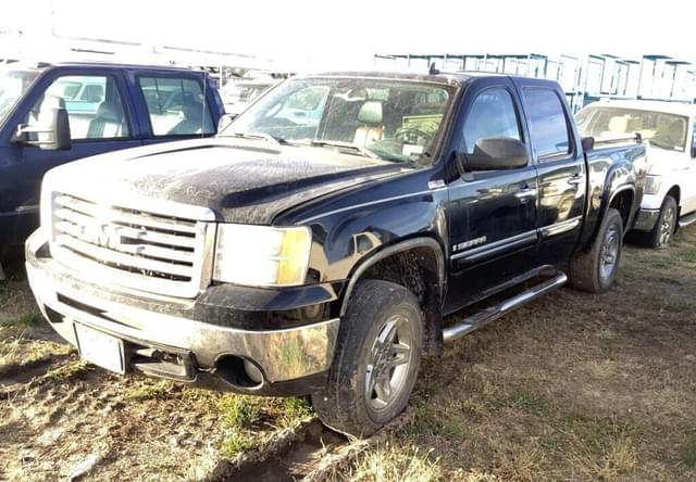 Image of GMC Sierra equipment image 1