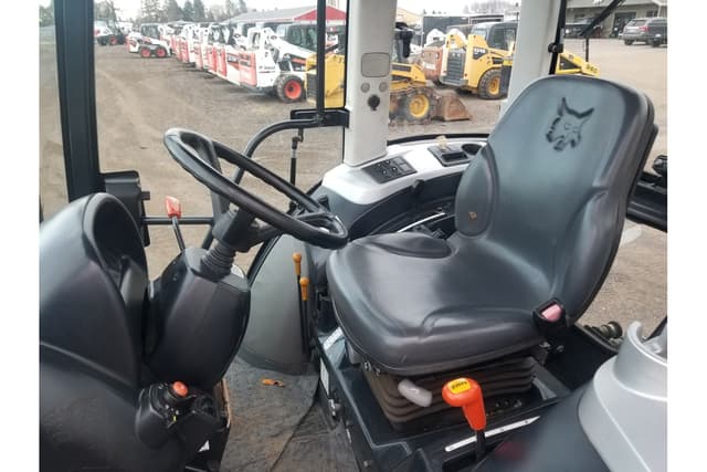 Image of Bobcat CT450 equipment image 4