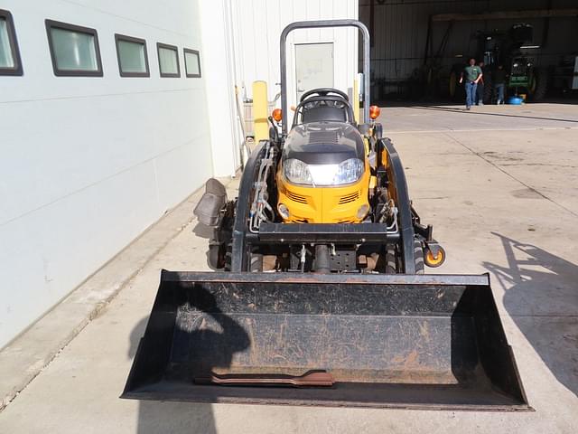 Image of Cub Cadet SC2400 equipment image 3