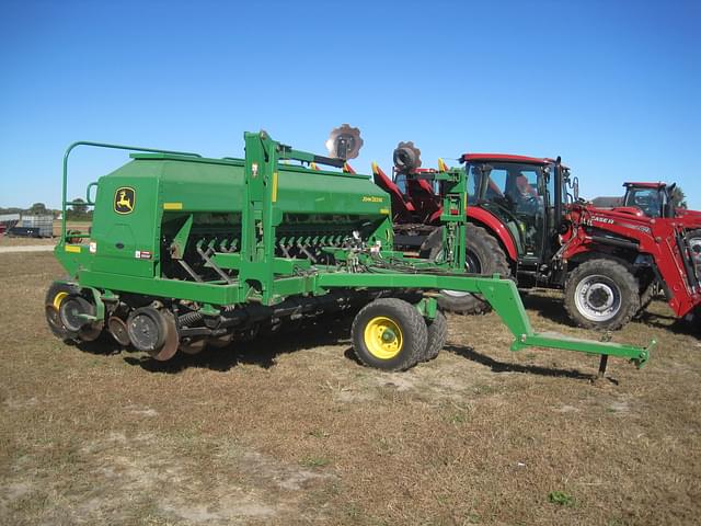 Image of John Deere 1590 equipment image 4