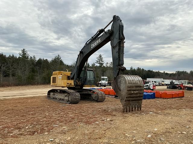 Image of John Deere 450DLC equipment image 2