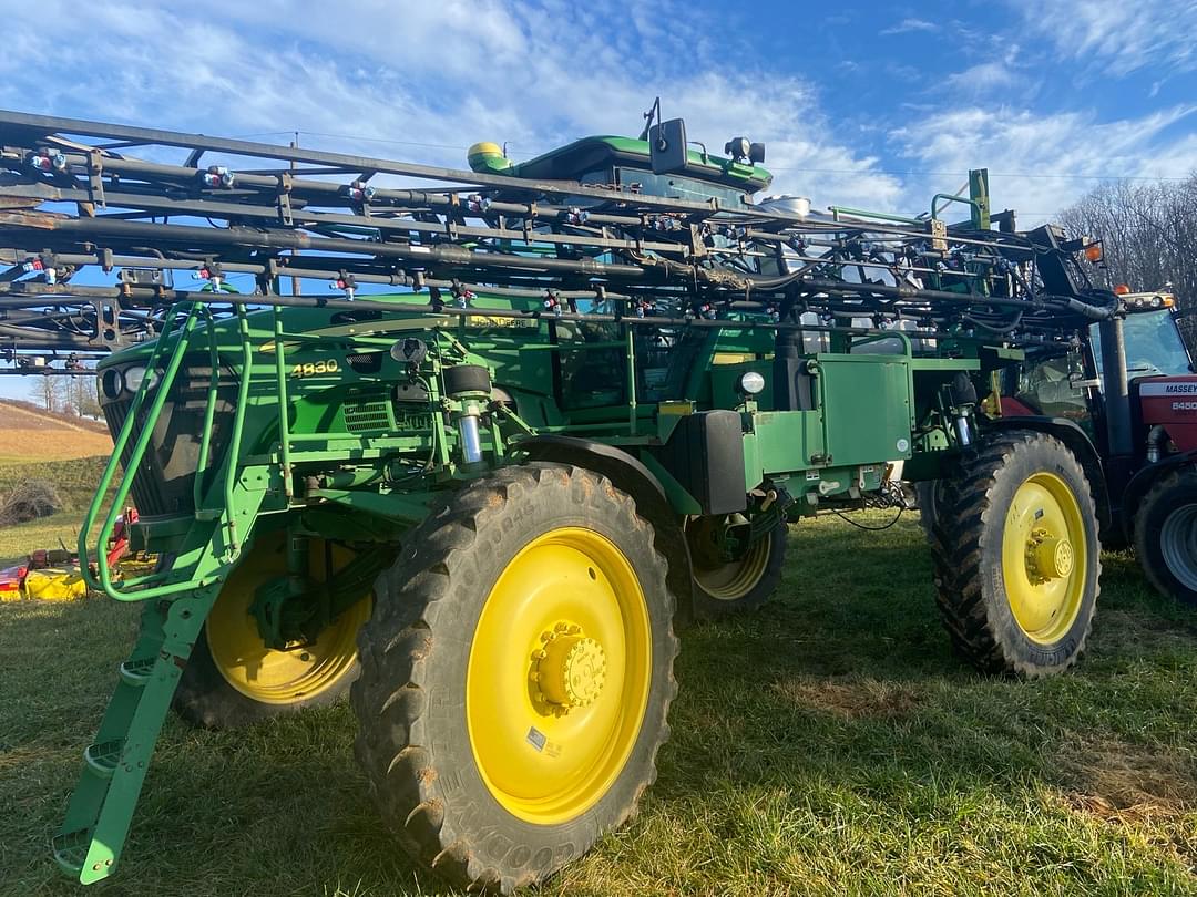 Image of John Deere 4830 Primary image