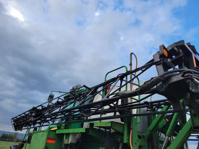 Image of John Deere 4830 equipment image 2