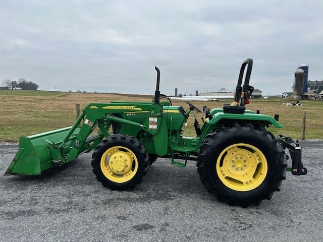 2009 John Deere 5055E Equipment Image0