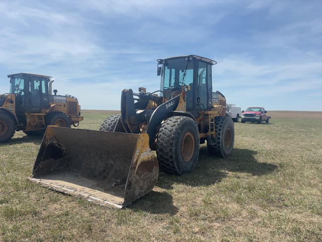 Image of John Deere 544J equipment image 2