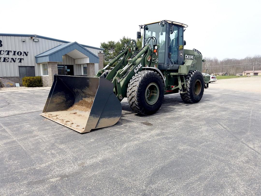 Image of John Deere 624K Primary image