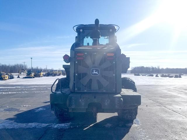 Image of John Deere 624K equipment image 3