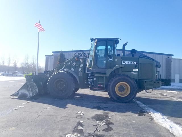 Image of John Deere 624K equipment image 1