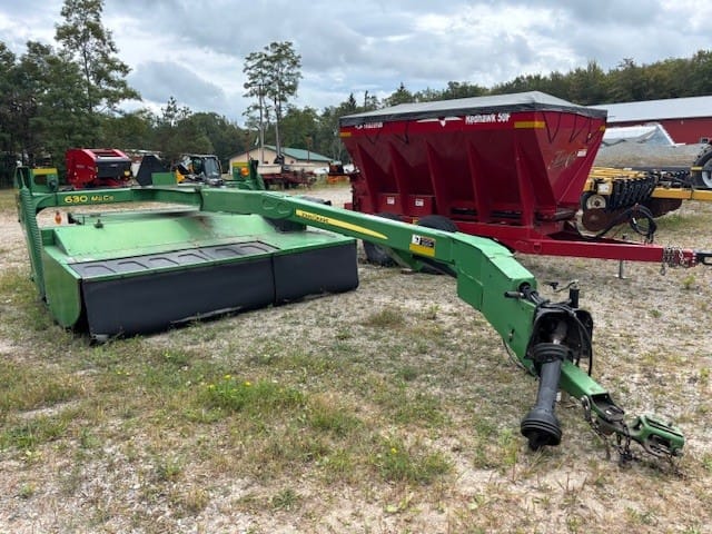 2009 John Deere 630 Equipment Image0