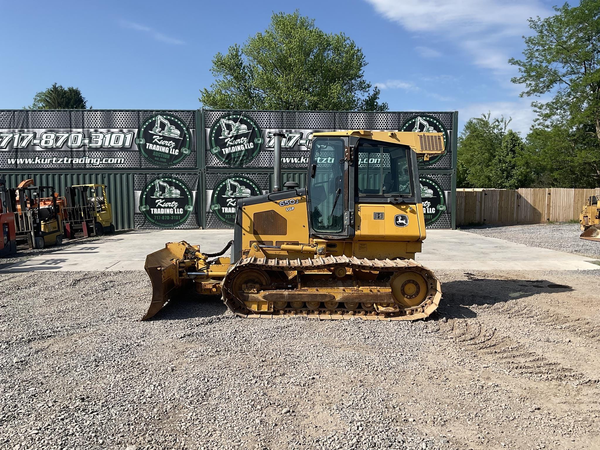 2009 John Deere 650J LGP Equipment Image0