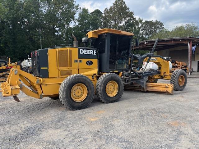 Image of John Deere 670G equipment image 2