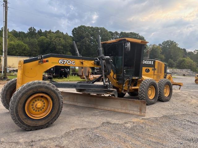 Image of John Deere 670G Primary image