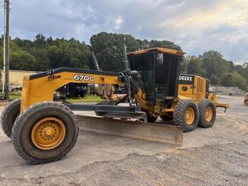 Main image John Deere 670G