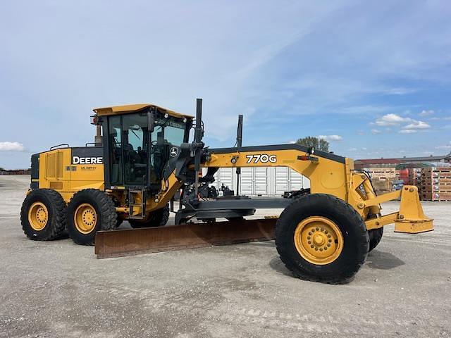 Image of John Deere 770G equipment image 1