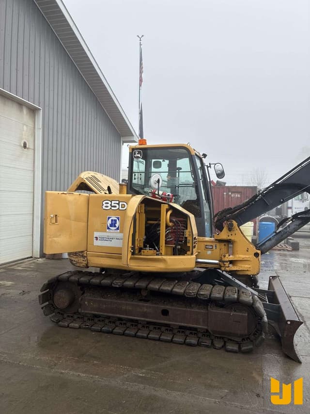 Image of John Deere 85D equipment image 3