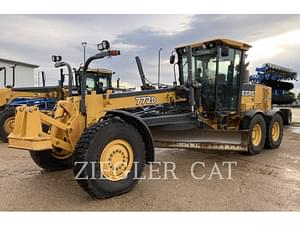 2009 John Deere 772D Image