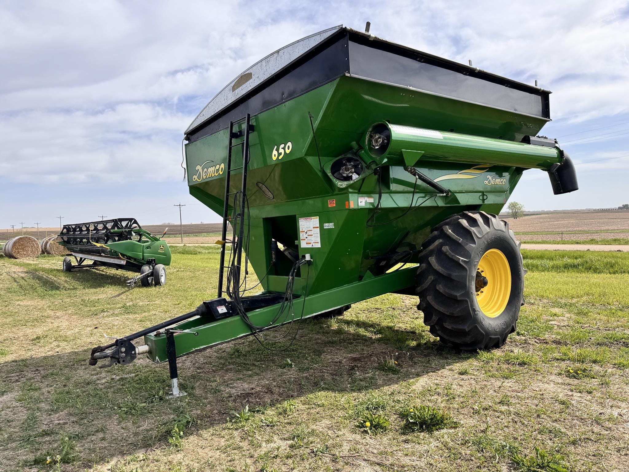 2009 Demco 650 Equipment Image0