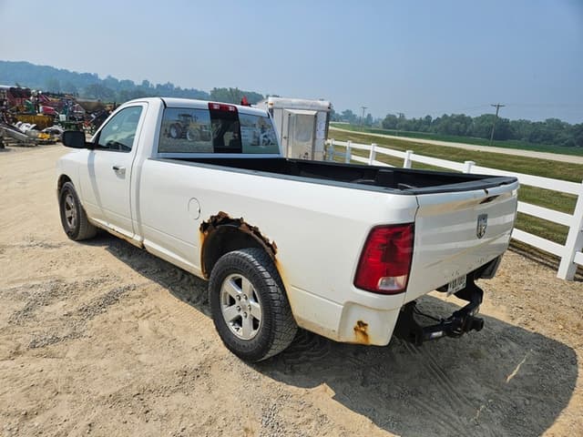 Image of Dodge Ram 1500 equipment image 2