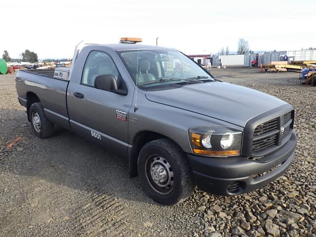 Image of Dodge Ram 2500 equipment image 2