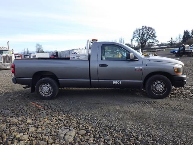 Image of Dodge Ram 2500 equipment image 3