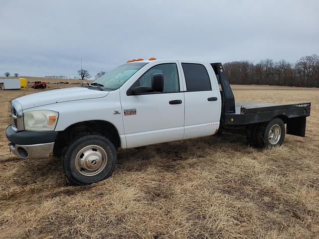 Image of Dodge Ram 3500 equipment image 1