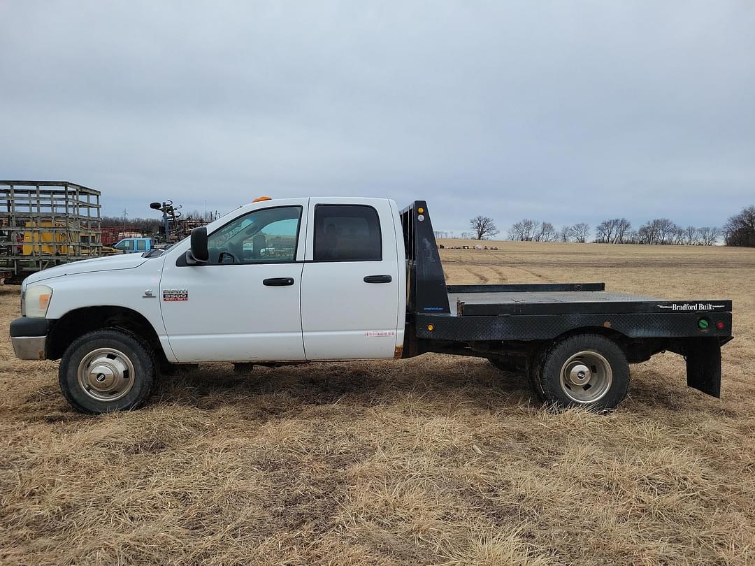 Image of Dodge Ram 3500 Primary image