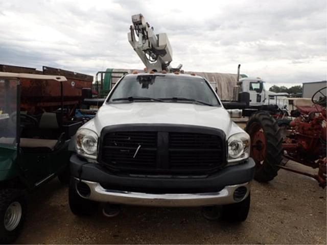 Image of Dodge Ram 4500 equipment image 1
