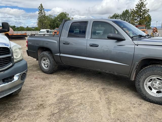 Image of Dodge Dakota equipment image 3