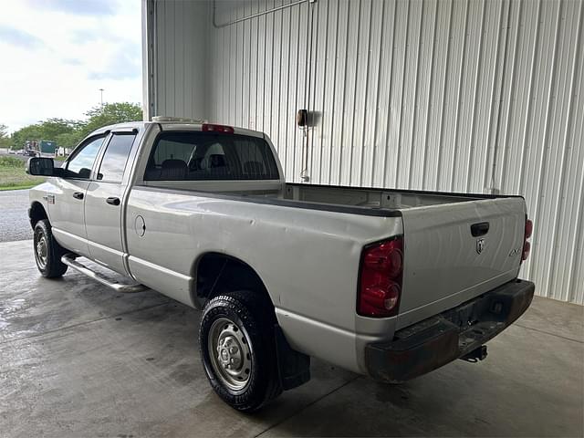 Image of Dodge Ram 2500 equipment image 3