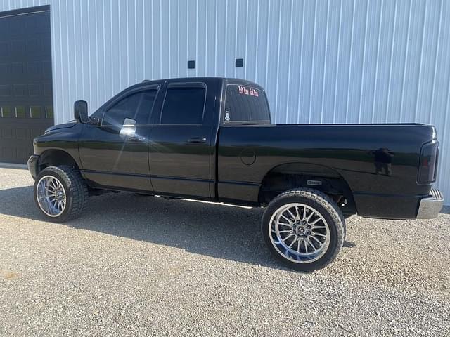 Image of Dodge Ram 2500 equipment image 2