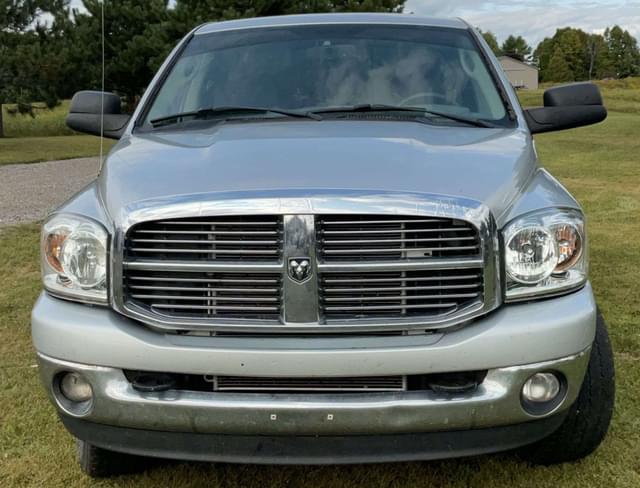 Image of Dodge Ram 2500 equipment image 2