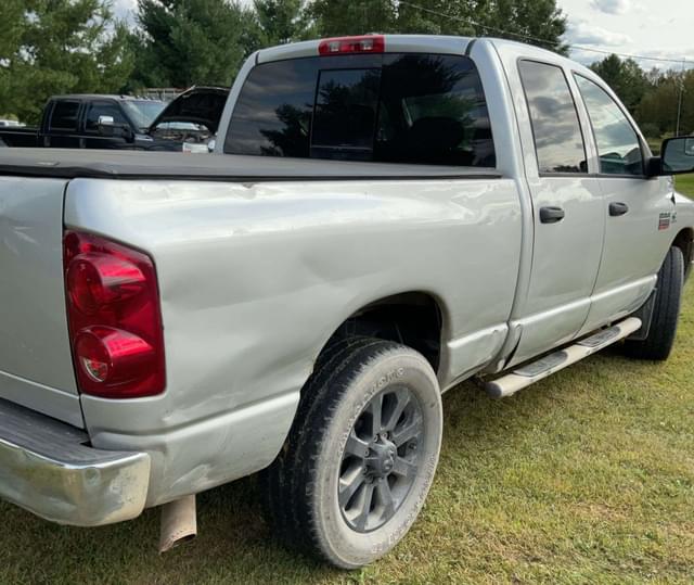 Image of Dodge Ram 2500 equipment image 4