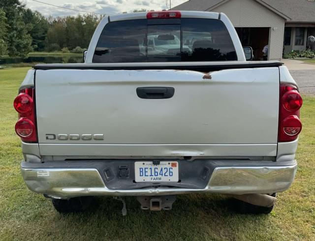 Image of Dodge Ram 2500 equipment image 3