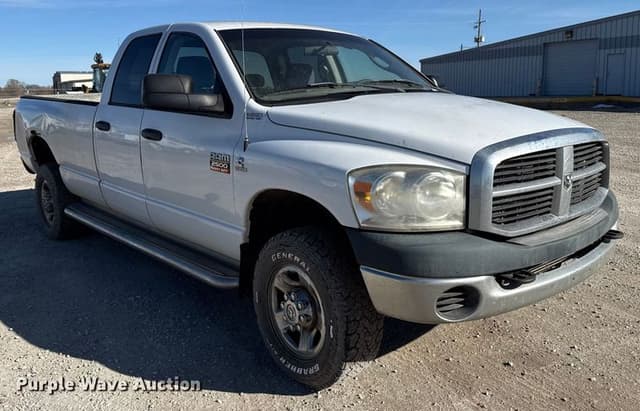 Image of Dodge Ram 2500 equipment image 2