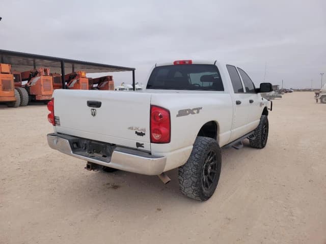 Image of Dodge Ram 2500 equipment image 4