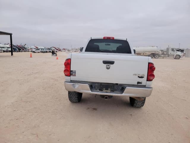 Image of Dodge Ram 2500 equipment image 3