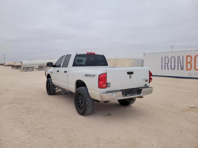 Image of Dodge Ram 2500 equipment image 2