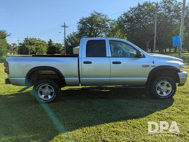 Image of Dodge Ram 2500 equipment image 2