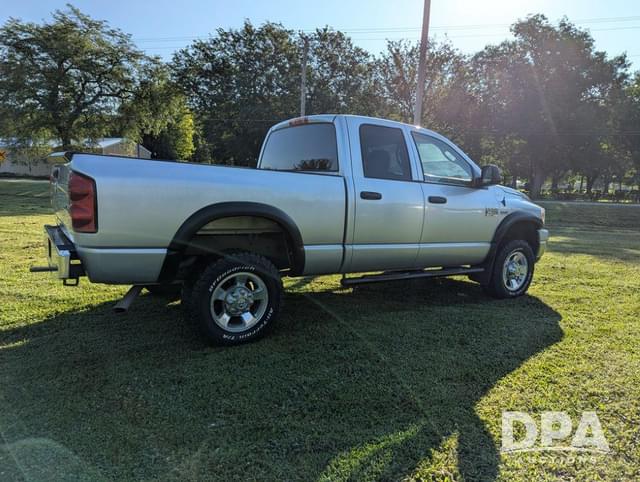 Image of Dodge Ram 2500 equipment image 3