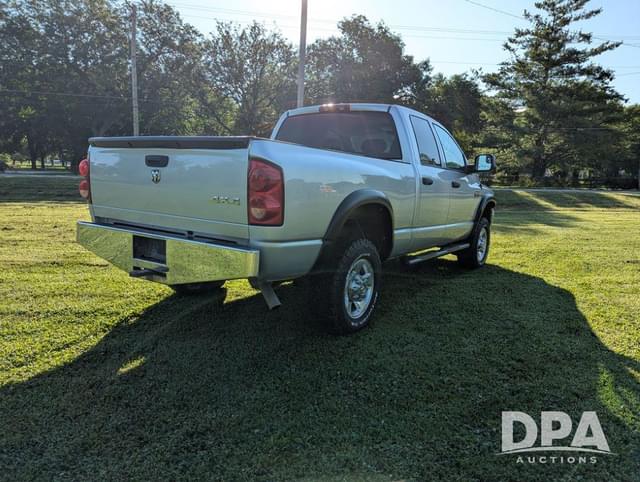 Image of Dodge Ram 2500 equipment image 4