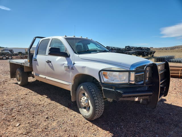 Image of Dodge Ram 2500HD equipment image 2