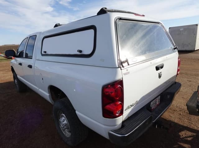 Image of Dodge Ram 2500 equipment image 2