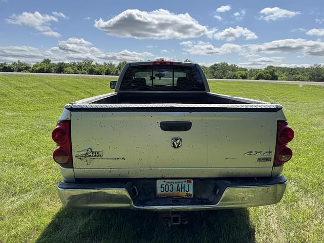 Image of Dodge Ram 2500HD equipment image 4