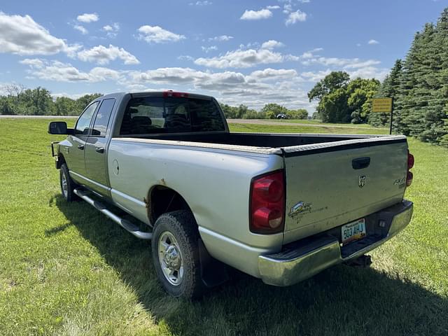 Image of Dodge Ram 2500HD equipment image 3